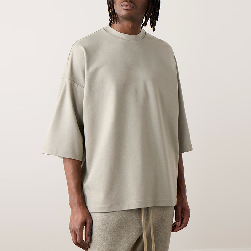 hongfeng provides custom embroidered t shirts with delicate bird patterns and premium quality.